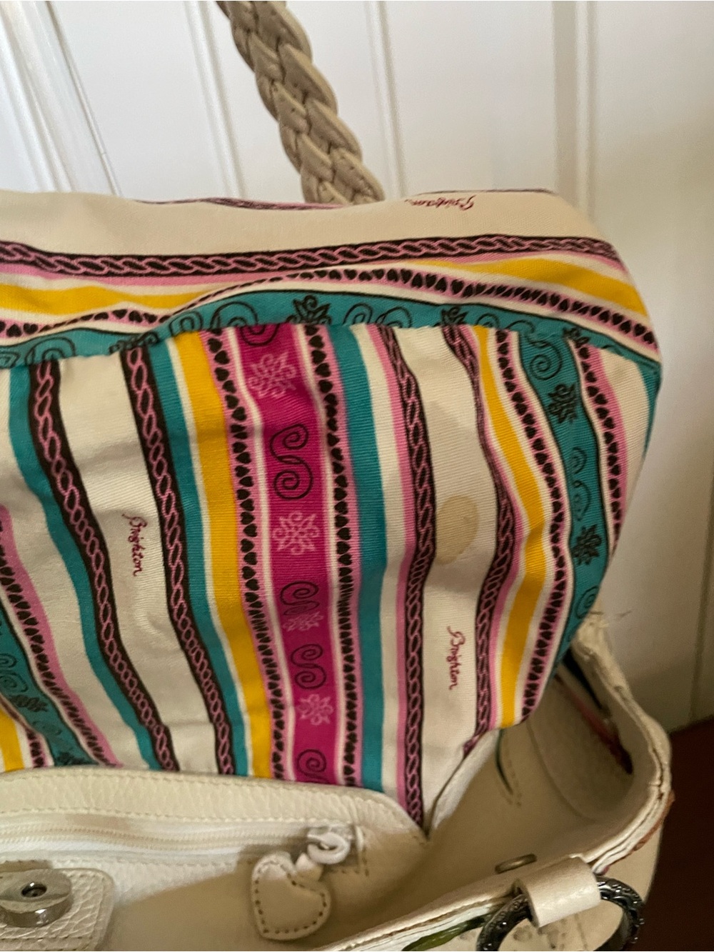 Brighton pebbled leather floral braided bag w leather appliqué’s/host pick - Picture 9 of 16
